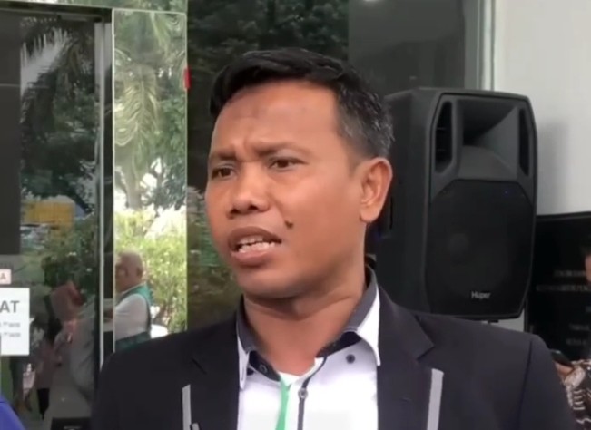 kuasa hukum Roy Suryo cs, Khozinudin. [Instagram]